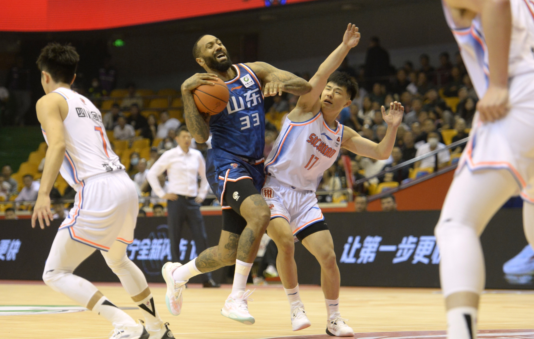 九游账号登录-今晚深圳男篮调整名单以备意大利杯，回应争议环节打磨，底气十足，数据趋势出现新变化的简单介绍